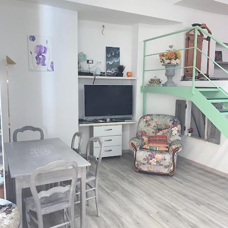 Joli Studio Au Soleil Appartement Menton Buitenkant foto